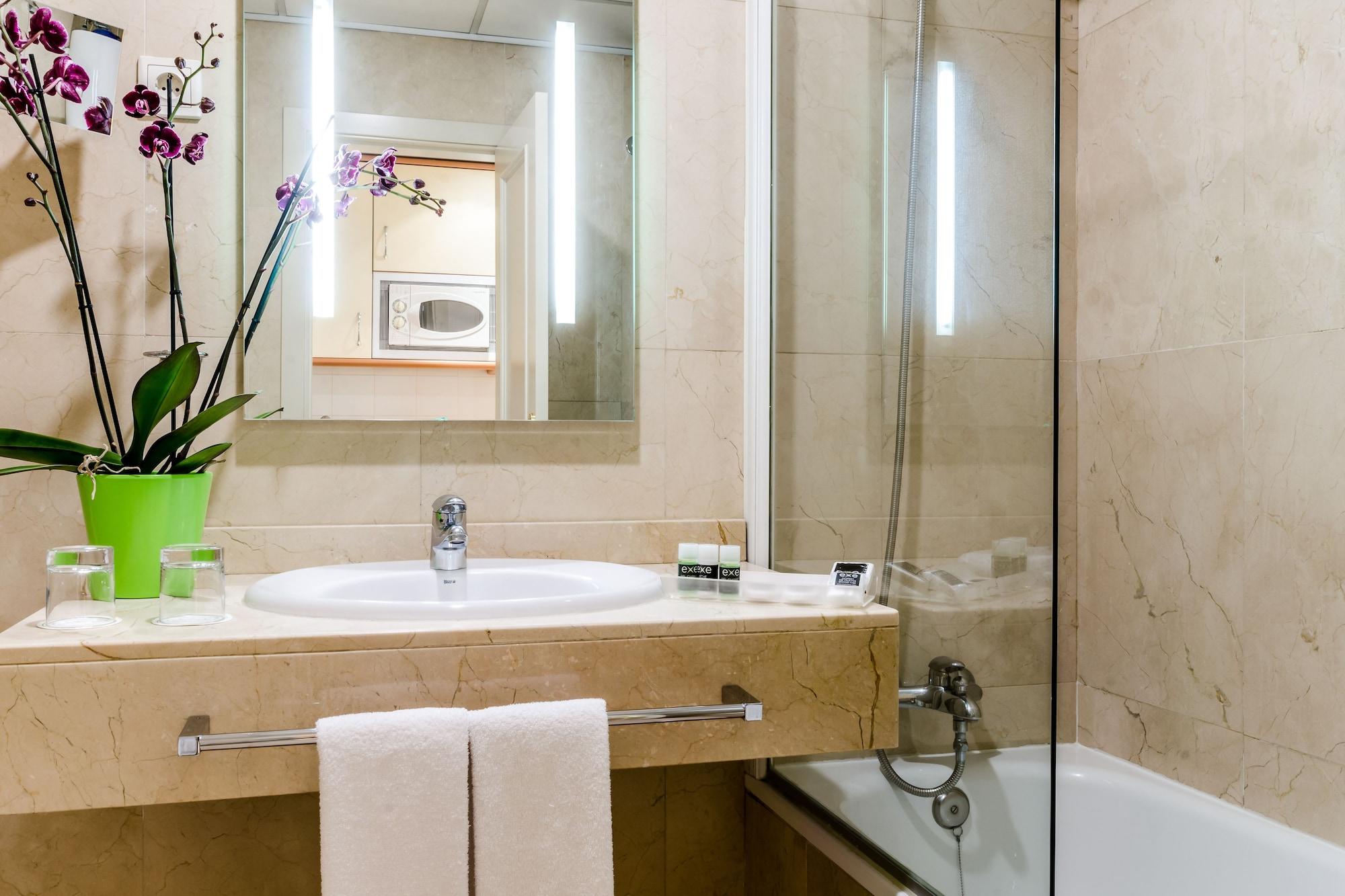 Exe Suites 33 Мадрид Екстериор снимка