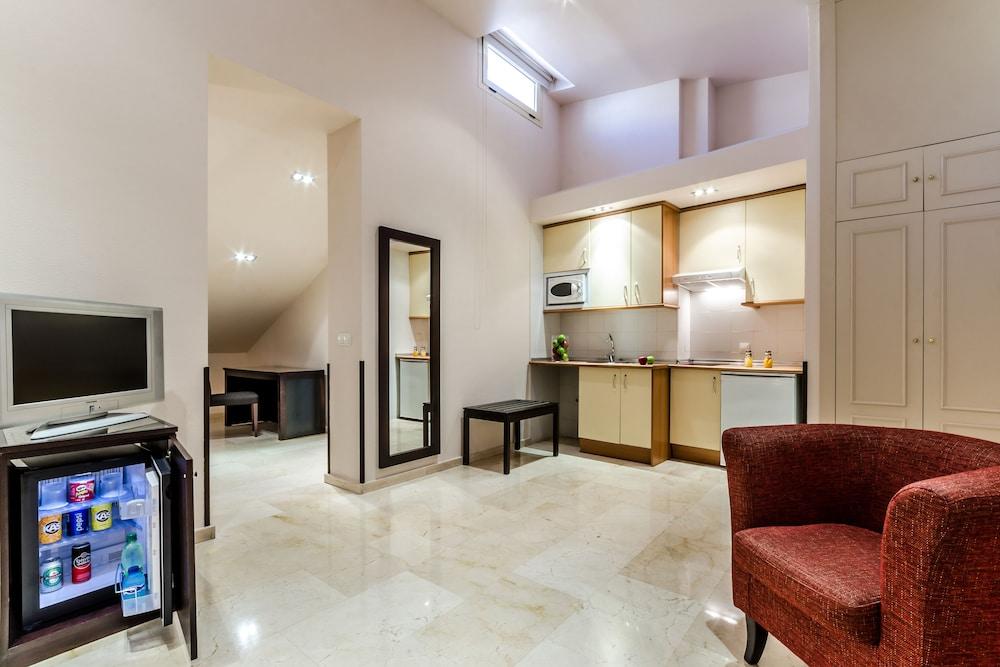 Exe Suites 33 Мадрид Екстериор снимка