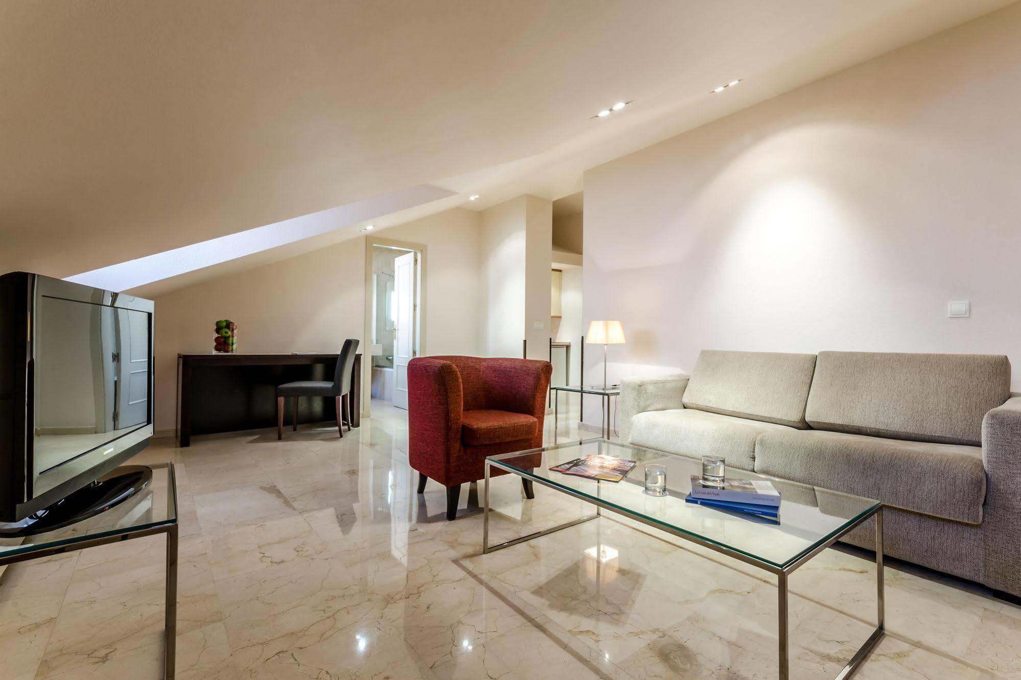 Exe Suites 33 Мадрид Екстериор снимка
